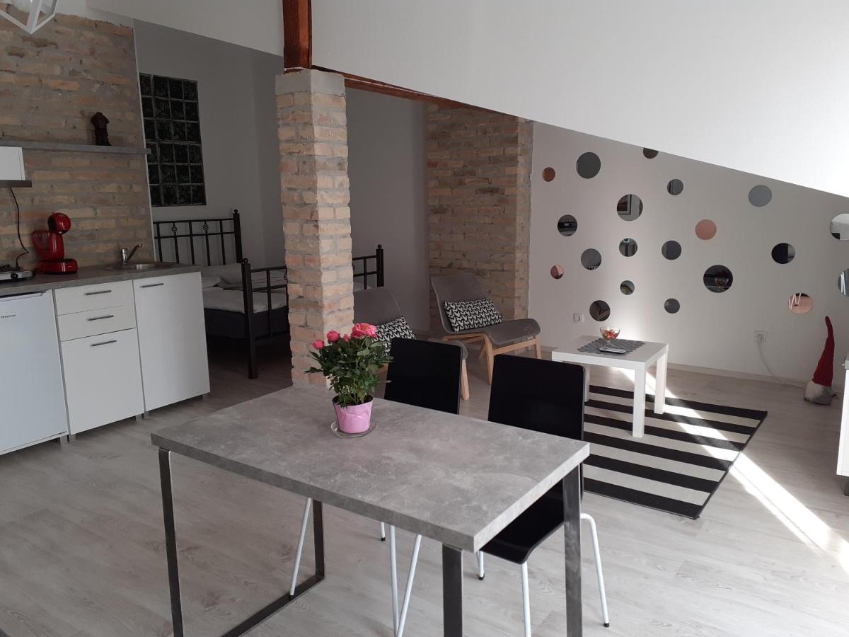 Flora Novi Sad Appartement Buitenkant foto